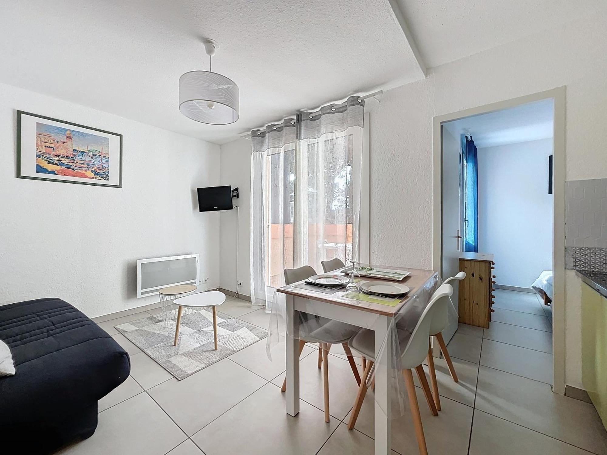 3122-t2 A 250m De La Avec Terrasse, Et Garage Appartement *